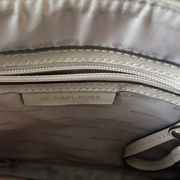 Michael Kors teal snake skinned purse w/over the shoulder strap - Picture 7 of 9